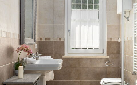 La Casetta 12: Badkamer, Loodgieterswerkinrichting, Interieur Ontwerp, Wastafel, Flooring, Kraan, Verdieping, Loodgieter, Wastafel In De Badkamer, Toilet