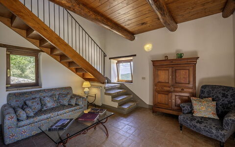Muricciaglia 14: Meubilair, Muur, Flooring, Hout, Interieur Ontwerp, Verdieping, Huis, Kamer, Woonkamer, Bankstel