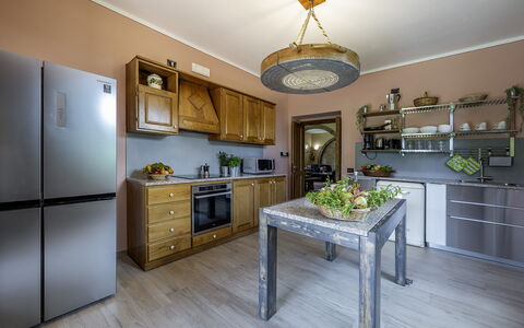 Podere Gellino 14: Meubilair, Interieur Ontwerp, Keuken, Cabinetry, Flooring, Hout, Toestel Van De Keuken, Verdieping, Plafond, Countertop