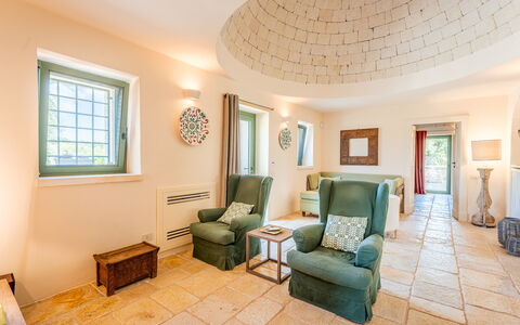 Trullo Magnifico 8: Muur, Interieur Ontwerp, Flooring, Plafond, Meubilair, Verdieping, Verlichting, Kamer, Lichte Inrichting, Woonkamer