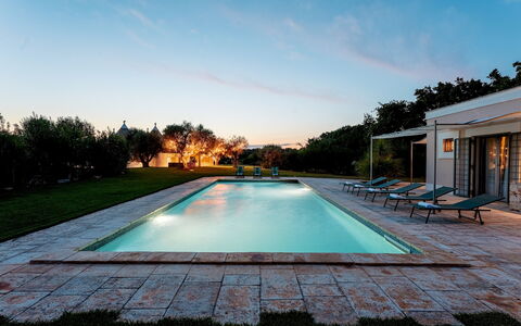 Trullo Magnifico 8: Zwembad, Blauw, Toevlucht, Landgoed, Samengesteld Materiaal, Thermae, Waterpartij, Eco Hotel, Buitenmeubels, Schaduw
