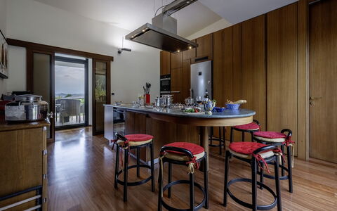 Villa Amyra 6+2: Meubilair, Interieur Ontwerp, Flooring, Hout, Keuken, Verdieping, Tafel, Plafond, Verlichting, Stoel