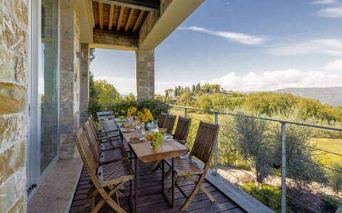 Brightline Villa 8: Meubilair, Stoel, Keuken En Eettafel, Veranda, Buitenmeubels, Buitentafel, Eco Hotel, Landscaping, Balkon, Hardwood