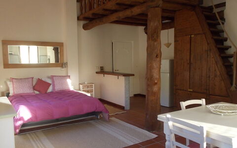 Villa Arbeio 8+6: Meubilair, Interieur Ontwerp, Verdieping, Flooring, Muur, Bed, Slaapkamer, Hout, Kamer, Plafond
