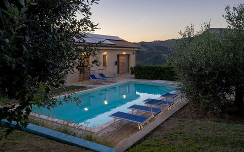 Casale la Cascina 8: Zwembad, Toevlucht, Huis, Woongebied, Meubilair, Buitenmeubels, Huis, Eco Hotel, Thermae, Landgoed
