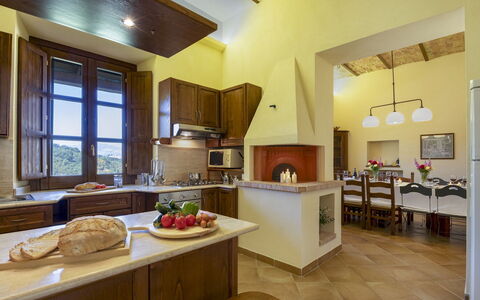 Villa Cusano 18: Interieur Ontwerp, Meubilair, Flooring, Keuken, Plafond, Toestel Van De Keuken, Countertop, Kamer, Verlichting, Verdieping