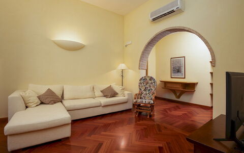 Villa Cusano 18: Interieur Ontwerp, Flooring, Muur, Verdieping, Meubilair, Hout, Plafond, Verlichting, Bankstel, Woonkamer