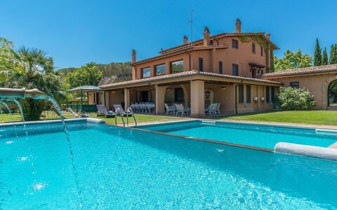 Montepietraia e San Martino 18: Zwembad, Blauw, Toevlucht, Landgoed, Eco Hotel, Thermae, Vrije Tijd, Villa, Hacienda, Boerderij