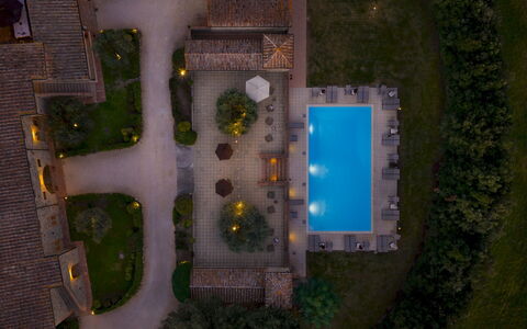 Villa le Beringhe 30: Zwembad, Toevlucht, Nacht, Landgoed, Eco Hotel, Tuin, Landschap Verlichting, Hacienda, Thermae, Waterpartij