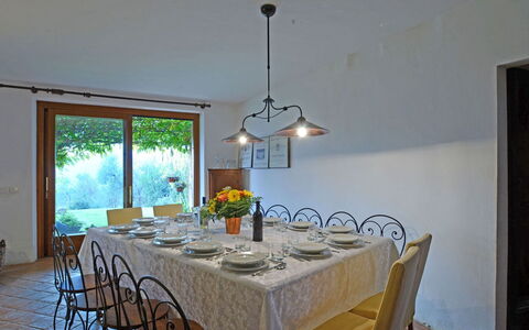 Terra San Raffaele 10+3: Meubilair, Interieur Ontwerp, Eetkamer, Tafel, Hout, Plafond, Lichte Inrichting, Flooring, Keuken En Eettafel, Verlichting