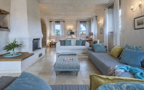 Casa Sant'Elia 7+3: Meubilair, Interieur Ontwerp, Bankstel, Flooring, Tafel, Woonkamer, Kamer, Verdieping, Plafond, Stoel