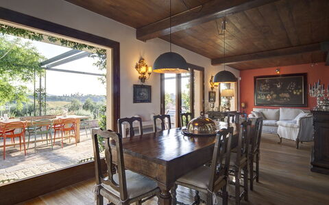 Casa Eugenia 8: Meubilair, Interieur Ontwerp, Tafel, Hout, Stoel, Plafond, Keuken En Eettafel, Eetkamer, Flooring, Lichte Inrichting