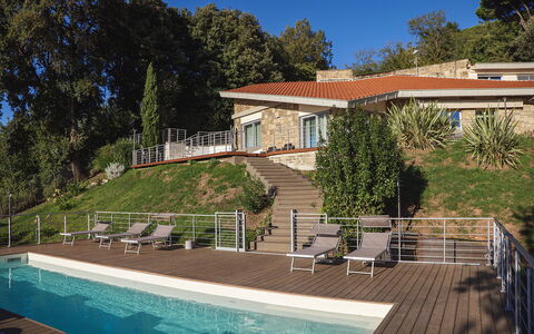 Villa Giulia 8: Zwembad, Woongebied, Toevlucht, Landgoed, Eco Hotel, Buitenmeubels, Schaduw, Villa, Landscaping, Hacienda