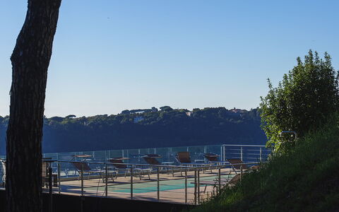 Villa Giulia 8: Blauw, Hek, Zonlicht, Leuning, Schaduw, Zwembad