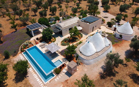 Trulli Fiori di Mandorlo 6: Zwembad, Toevlucht, Landgoed, Landscaping, Ontwerp, Eco Hotel, Villa, Hacienda, Paraplu, Vogelperspectief