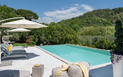 Villa Lunezia 6: Zwembad, Buitenmeubels, Toevlucht, Schaduw, Paraplu, Eco Hotel, Ligstoel, Stoel, Landscaping, Tuin