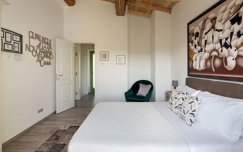 Cottage Dolcevista 4+2: Meubilair, Interieur Ontwerp, Bed, Slaapkamer, Muur, Verdieping, Flooring, Bedding, Kamer, Laken