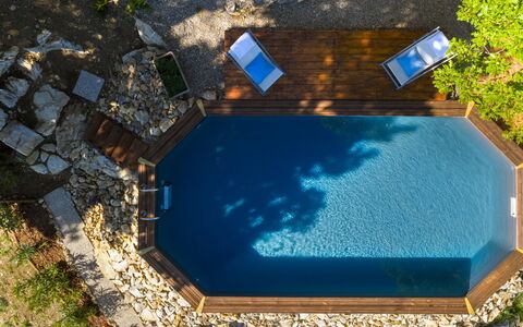 Cottage Dolcevista 4+2: Blauw, Samengesteld Materiaal, Zwembad, Landscaping, Vijver, Backyard
