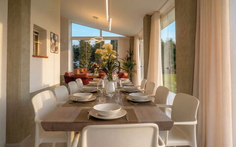 Villa Oxa 12+2: Meubilair, Interieur Ontwerp, Stoel, Flooring, Tafel, Keuken En Eettafel, Hout, Eetkamer, Verdieping, Plafond