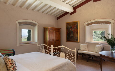 Il Poggione 10: Muur, Meubilair, Interieur Ontwerp, Plafond, Slaapkamer, Verlichting, Huis, Kamer, Bed, Flooring