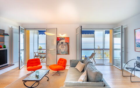 La Scogliera di Sori 5+1: Meubilair, Interieur Ontwerp, Flooring, Verdieping, Tafel, Appartement, Stoel, Bankstel, Kamer, Woonkamer