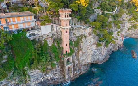 La Scogliera di Sori 5+1: Toren, Zee, Kust, Oceaan, Voorgebergte, Headland, Klif, Baai, Klippe