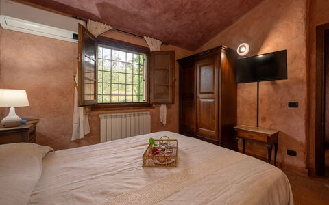 Colle Calzolaro 8: Muur, Meubilair, Slaapkamer, Bed, Huis, Kamer, Laken, Bedding, Bed Frame, Plafond