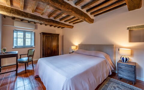 Tenuta Santa Cristina 10: Flooring, Interieur Ontwerp, Meubilair, Verdieping, Kamer, Huis, Slaapkamer, Bed, Plafond, Bed Frame