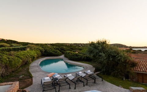 Villa Portobello 10+2: Blauw, Landschap, Zwembad, Schemer, Buitenmeubels, Avond, Zonsopkomst, Zonsondergang, Eco Hotel