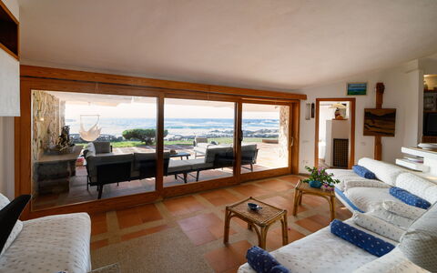 Villa Portobello 10+2: Meubilair, Bankstel, Interieur Ontwerp, Woonkamer, Verdieping, Flooring, Kamer, Huis, Stoel