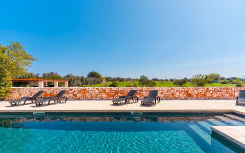 Masseria Grotta Antica 6+2: Blauw, Water, Zwembad, Reflectie, Reflecting Pool, Landscaping, Landgoed, Toevlucht, Waterpartij, Buitenmeubels