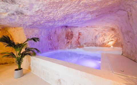 Masseria Grotta Antica 6+2: Toevlucht, Natuurlijk Materiaal, Hotel, Zwembad, Bad