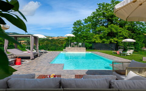 Villa Isola 8+2: Zwembad, Buitenmeubels, Toevlucht, Vrije Tijd, Ligstoel, Eco Hotel, Paraplu, Schaduw, Tuin, Thermae