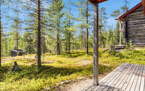 Lysthilä 4A: Meubilair, Stoel, Buitenmeubels, Tafel, Hout, Buitentafel, Keuken En Eettafel, Schaduw, Tuin, Paraplu