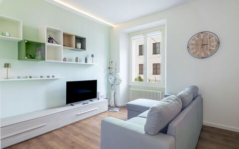 Genzianella Alpine Apartment: Flooring, Verdieping, Plafond, Interieur Ontwerp, Countertop, Keuken, Cabinetry, Kamer, Major Appliance, Lichte Inrichting