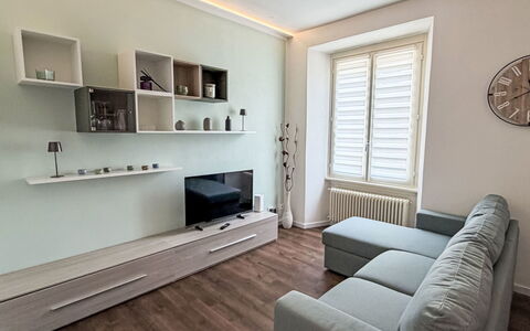 Genzianella Alpine Apartment: Landgoed, Landscaping, Villa, Haag, Balkon