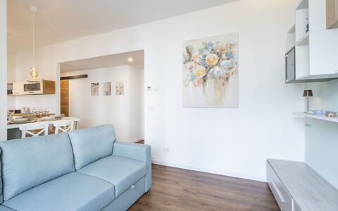 Genzianella Alpine Apartment: Flooring, Verdieping, Plafond, Interieur Ontwerp, Countertop, Keuken, Cabinetry, Kamer, Major Appliance, Lichte Inrichting