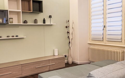 Genzianella Alpine Apartment: Landgoed, Landscaping, Villa, Haag, Balkon