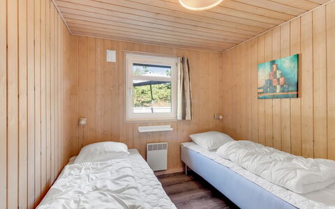 Liina - 3Km from the Sea: Hout, Slaapkamer, Bed, Bed Frame, Hardwood, Beits, Bedding, Plank, Laken, Ontwerp