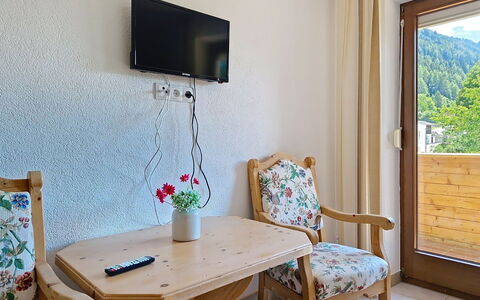 Arzl im Pitztal 15: Interieur Ontwerp, Meubilair, Kamer, Stoel, Keuken En Eettafel, Beits, Koffietafel, Hotel, Fotolijst, Woonkamer