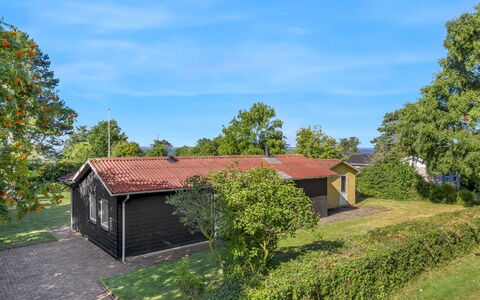Kora - 300M from the Sea: Gras, Struik, Huis, Verblijf, Huis, Land Lot, Landelijk Gebied, Groundcover, Tuin