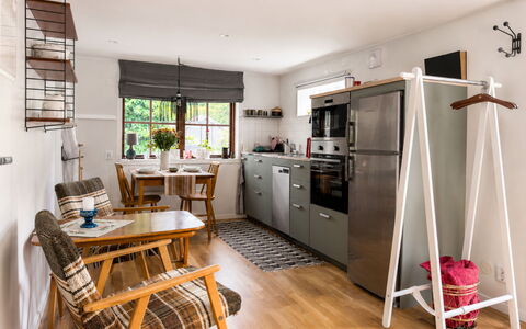 Solgläntan: Meubilair, Interieur Ontwerp, Hout, Flooring, Keuken, Stoel, Toestel Van De Keuken, Kamer, Huis, Verdieping