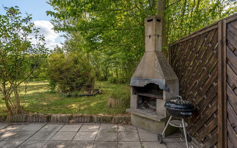 Hedwig - 120M to the Fjord: Tuin, Landscaping, Backyard, Werf, Schaduw, Gazon, Flagstone, Hardwood, Buitenmeubels