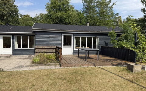 Hedwig - 120M to the Fjord: Huis, Huis, Dak, Siding, Verblijf, Woongebied, Land Lot, Schaduw, Backyard, Werf