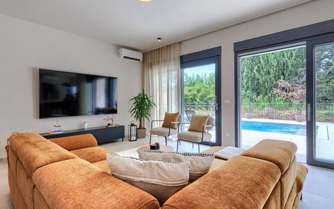 Riata: Meubilair, Interieur Ontwerp, Flooring, Bankstel, Verdieping, Hout, Plafond, Woonkamer, Huis, Appartement