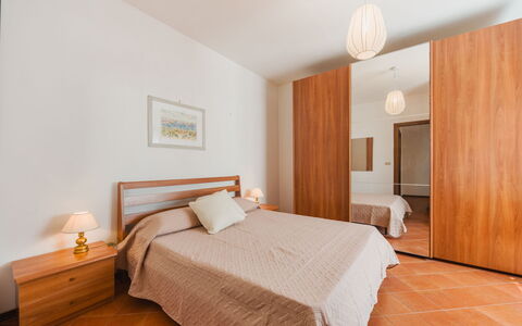 La Casa di Margot: Interieur Ontwerp, Meubilair, Flooring, Bed, Verdieping, Hout, Slaapkamer, Plafond, Kamer, Houten Vloer