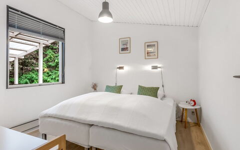 Eike - from the Sea: Interieur Ontwerp, Meubilair, Muur, Bed, Plafond, Slaapkamer, Verdieping, Flooring, Kamer, Verlichting