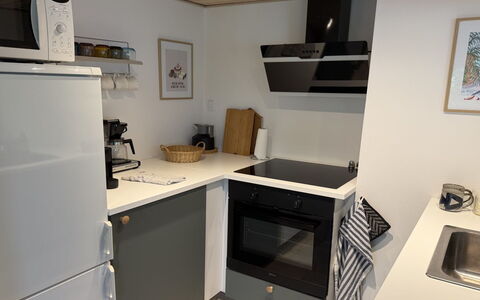 Eike - from the Sea: Toestel Van De Keuken, Major Appliance, Keuken, Flooring, Cabinetry, Countertop, Fornuis, Interieur Ontwerp, Huishoudapparatuur, Meubilair