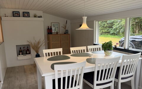Eike - from the Sea: Meubilair, Hout, Flooring, Interieur Ontwerp, Verdieping, Tafel, Eetkamer, Keuken En Eettafel, Stoel, Plafond