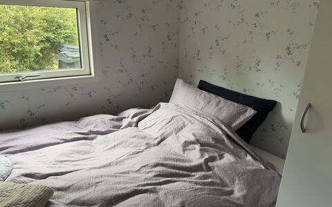 Eike - from the Sea: Slaapkamer, Laken, Verdieping, Bed, Flooring, Bedding, Linens, Textiel, Meubilair, Interieur Ontwerp